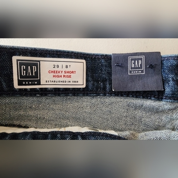 NWT Gap Women's High Rise Cheeky Short Size 8 Tall - Picture 4 of 7